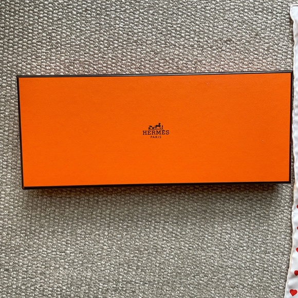 Brand new Hermes Scarf - Picture 4 of 5